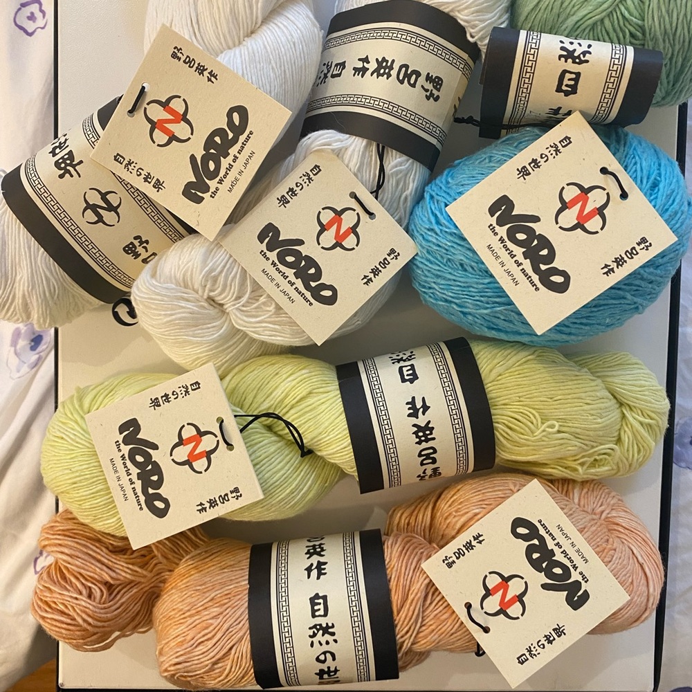 Japanese yarn Noro. Cotton,silk,polyamide and viscose.Each one is 100g-360m
